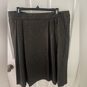 NWT Ann Taylor Size 14 Black Skirt with Pleats & Gold Metallic Pattern